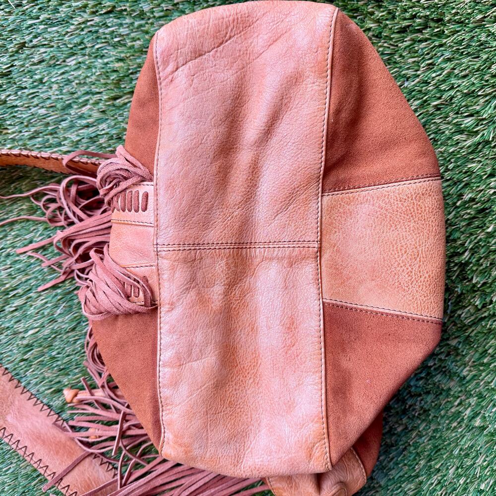 SOLD -E- Free People leather bag fringe tote boho western - Picture 10 of 12